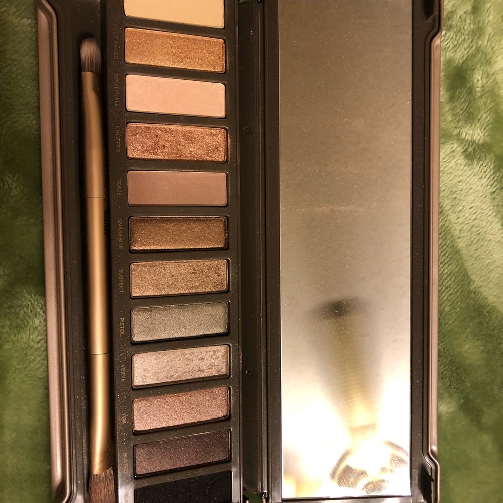 Naked palette